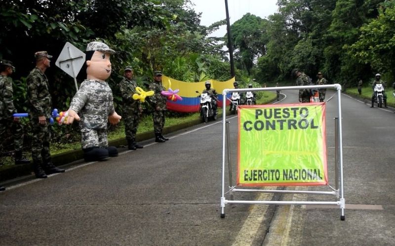 Viaje seguro, sus Fuerzas Armadas están en las vías del Chocó