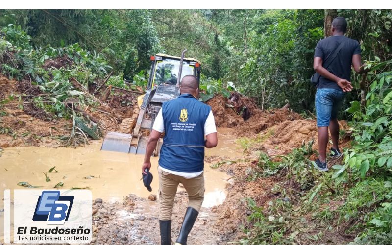 Administración municipal del Medio Baudó atiende emergencia por derrumbes en la vía Pie de Pepé – Puerto Meluk.