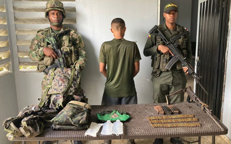 ¡Dejaron las armas! En operaciones simultaneas tres integrantes del Clan del Golfo se someten a la justicia en el departamento del Chocó.