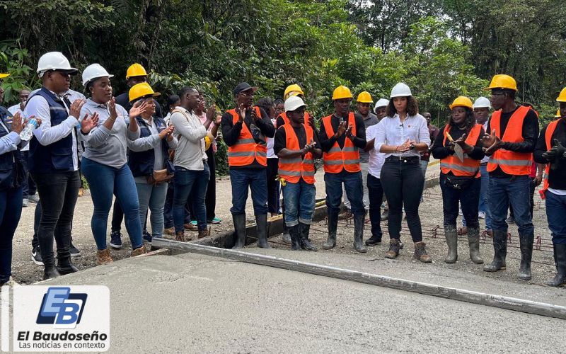 Gobernadora del Chocó, Nubia Carolina Córdoba Curí, realiza visita de verificación de construcción de obras en el municipio de Cantón de San Pablo.