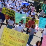 En Quibdó – Chocó, decenas de personas salieron a las calles en defensa de la Universidad Tecnológica del Chocó.