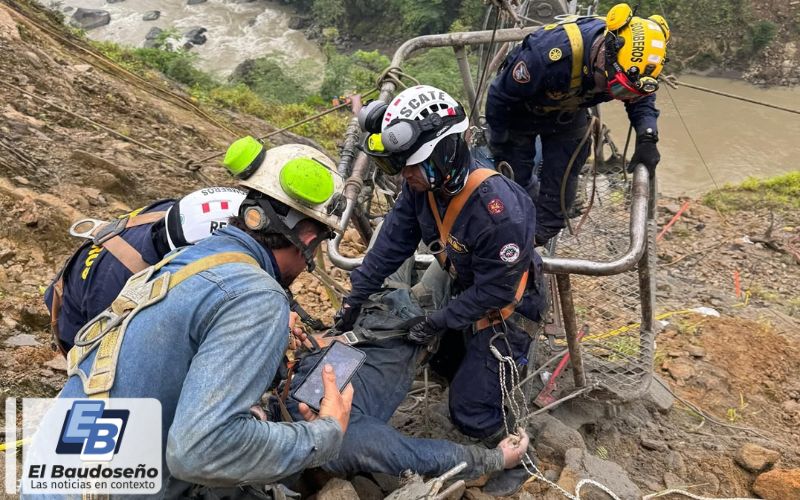 Cuerpo de bomberos voluntarios de El Carmen de Atrato – Chocó, a través de un comunicado a la opinión pública dan a conocer sobre el trágico hecho ocurrido en la vía Quibdó- Medellín, donde perdió la vida un trabajador y otro resultó herido.