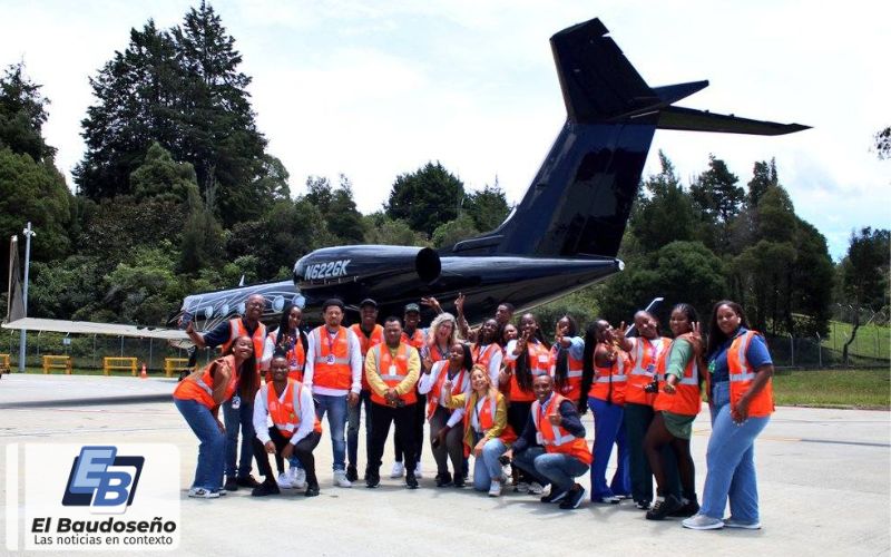 De la academia al aeropuerto: 17 estudiantes de Comunicación Social – Periodismo de la UTCH viajan a Medellín para conocer las operaciones de Airplan.