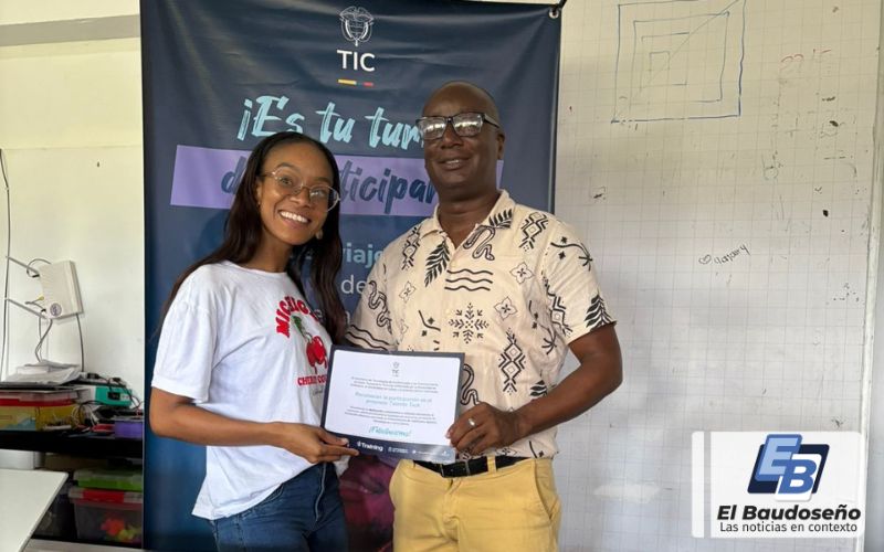 Rector de la I.E. San Joaquín de Unión Panamericana, Pedro Fidel Hurtado Orejuela, recibe reconocimiento internacional por su liderazgo y gestión.