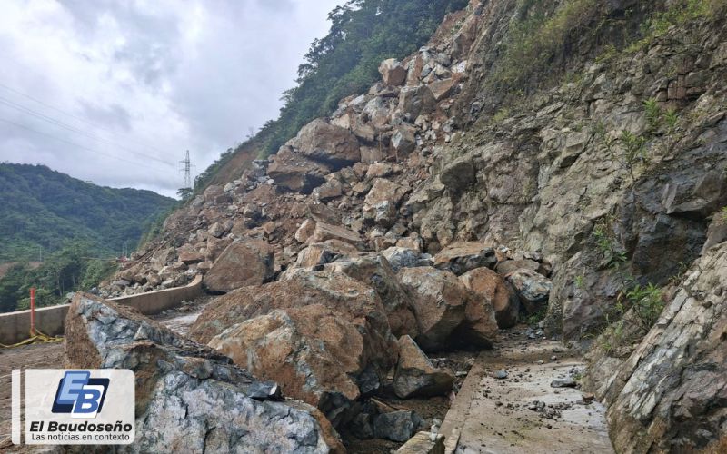 Deslizamiento rocoso genera cierre total del corredor Quibdó – La Mansa.