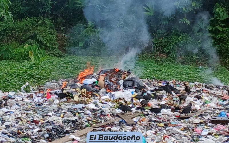 ¡Alarma Ambiental y Sanitaria! Botadero de Basura de Pie de Pató, Alto Baudó, Arde en Llamas.