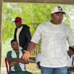 Alcaldía de Sipí socializó proyecto de pavimentación en la comunidad de Loma de Chupey.